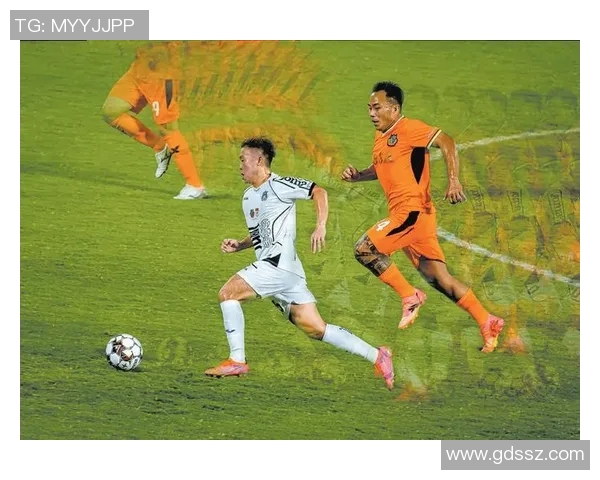 足球明星亲身试穿球衣的视频大揭秘展现他们的风采与个性 足球明星亲身试穿球衣的视频大揭秘展现他们的风采与个性