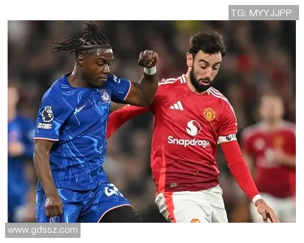 曼联历史上那些备受瞩目的足球明星转会回顾与分析