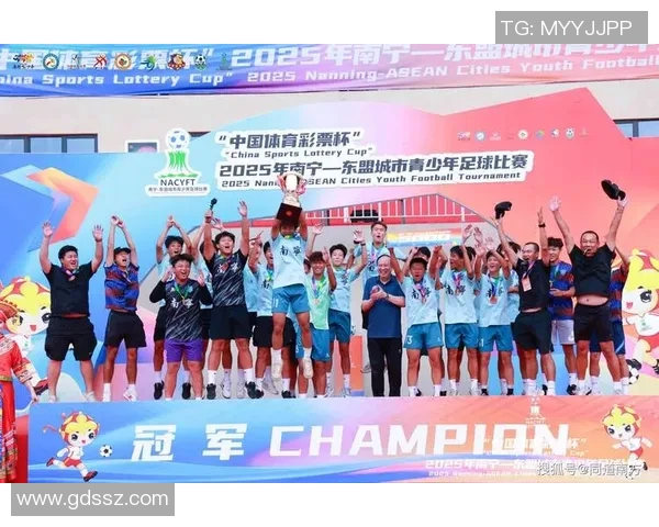 足球明星的自信心源于何处他们如何在赛场上展现自我